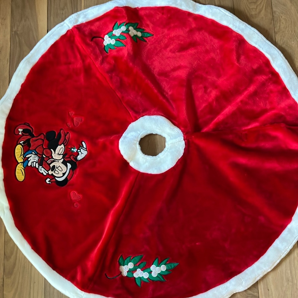Disney Red and White Mickey Mouse Tree Skirt